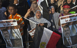 Islamisten harren in Kairo aus
