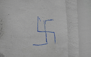 Nazi-Schmierereien in Hohenems und Altach