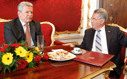 Kurzbesuch: Gauck trifft Fischer
