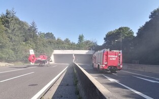 Feuer nach Lkw-Crash: Schwerer Unfall in Tauernautobahn-Tunnel
