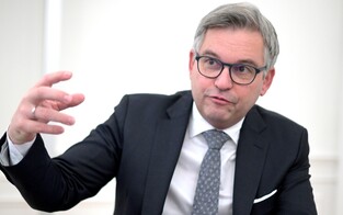 Brunner stärkt Kanzler Nehammer vor Wahljahr 2024 den Rücken