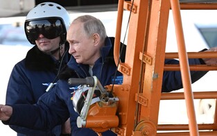 Hier fliegt Putin im Überschall-Bomber