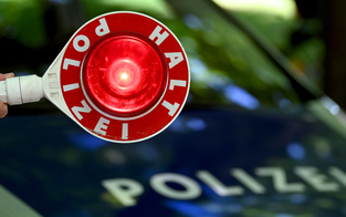 Mehr als 40 Straftaten: Jugendbande in OÖ schrottete gestohlene Autos