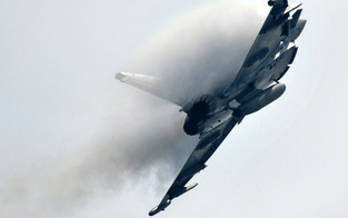 Eurofighter fangen illegales Flugzeug ab 