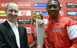 "Fußballer des Jahres": Alaba erhielt Pokal