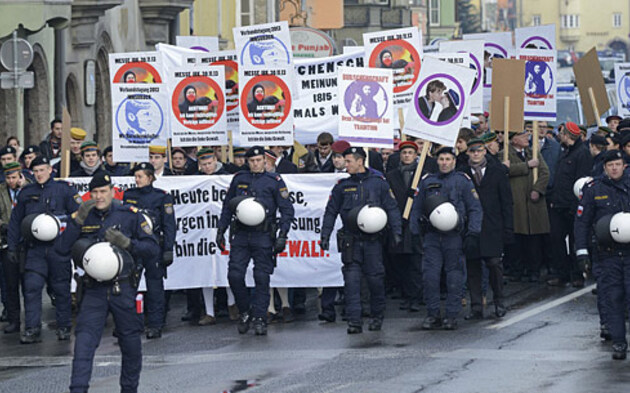 Burschenschafter-Marsch quer durch Innsbruck