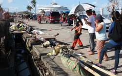 Taifun Haiyan: Chaos und Plünderungen