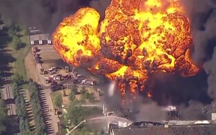 Illinois: Riesenexplosion in Chemifabrik 
