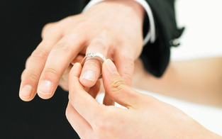 Corona: Mehr Ehen geschlossen als geschieden!