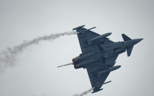 Asien-Deal vor Aus: Tanner bleibt auf Eurofightern sitzen