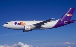 US-Paketdienst FedEx steigert Quartalsgewinn - Senkt aber Jahresprognose