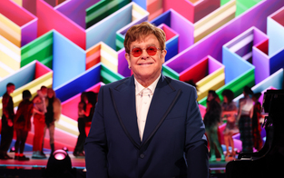 Elton John auf "Kriegspfad" 