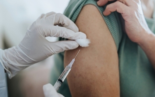 Raschere Zulassung für angepasste Impfstoffe?