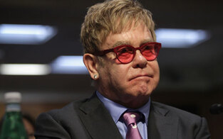 Elton John fiel auf Telefonscherz rein