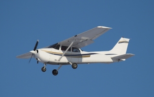 Notlandung mit Kleinflugzeug auf Wiese im Burgenland