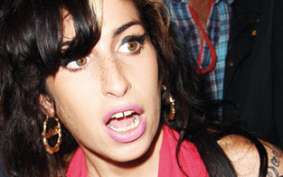Amy Winehouse wieder in der Klinik