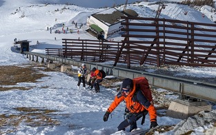17 Skifahrer aus defektem Schrägaufzug gerettet