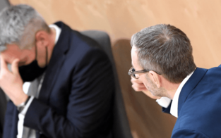 Parlament: Nehammer scheut die Konfrontation mit FPÖ