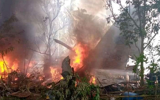 Flugzeugabsturz auf den Philippinen: Mindestens 45 Tote