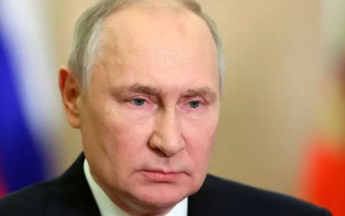 Beweist dieser Fleck die Krankheit von Russen-Präsident Putin?