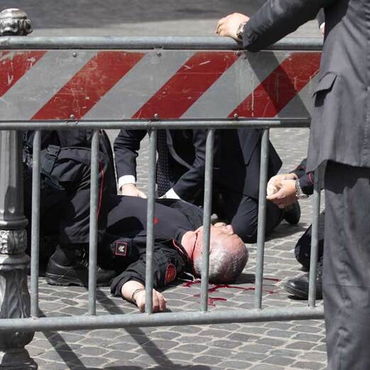 Carabieneri vor Präsidentenpalast angeschossen