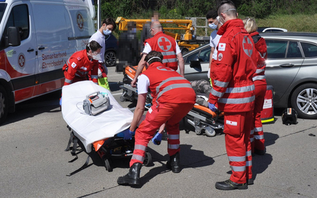 Massen-Crash auf A2: Auch Baby schwer verletzt