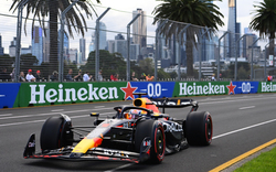 Bestzeiten in Melbourne für Verstappen und Alonso