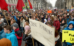 Mega-Demo: 4.000 Schüler legen Wien lahm