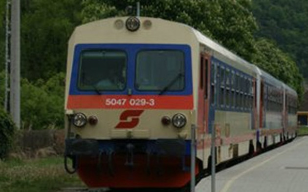 Zug ÖBB Triebwagen 5047