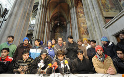 Flüchtlinge in Votivkirche wieder im Hungerstreik