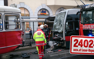 Straßenbahn-Crash löste Verkehrs-Chaos aus