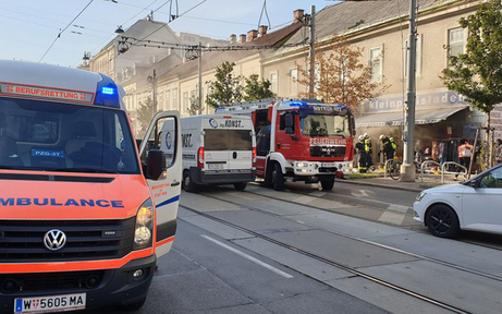 Feuer bricht in Wiener Geschäft aus: Drei Verletzte