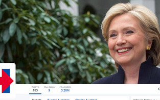 Internet spottet über Clintons Logo