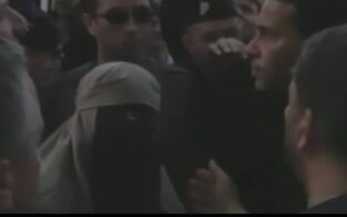 Burka-Trägerinnen in Paris verhaftet