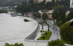 Halten die Donau-Schutzwände?