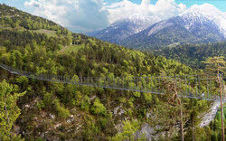 Längste Hängebrücke der Welt in Tirol