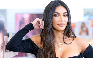 Kim Kardashian rasselt durchs erste Jus-Exam