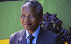 Die Welt würdigt Nelson Mandela