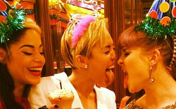 Miley: Geburtstag mit Strippern und Alkohol