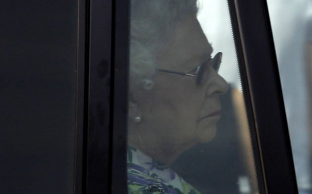 Queen fährt zum Buckingham Palast