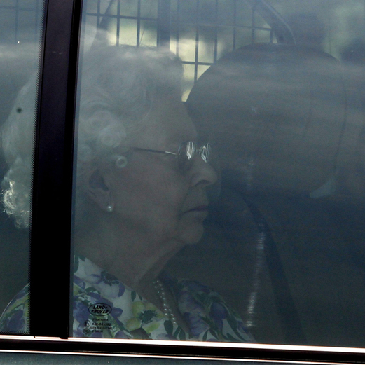 Queen fährt zum Buckingham Palast