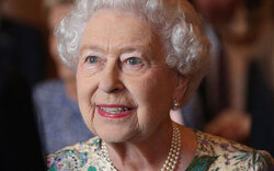 Queen: Erster Besuch beim Ur-Enkel