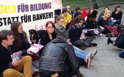 Schüler-Streik vor Ministerium