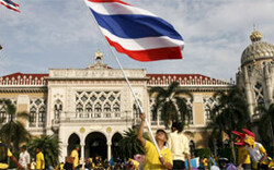 Demonstranten okkupieren Regierungssitz in Bangkok