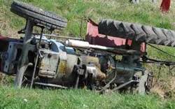 Steirer stürzt von Traktor - Genickbruch