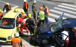 Vier Verletzte nach Crash auf Kreuzung