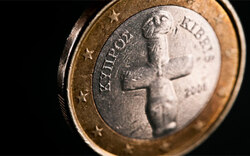 Zypern will voll unter Euro-Rettungsschirm 